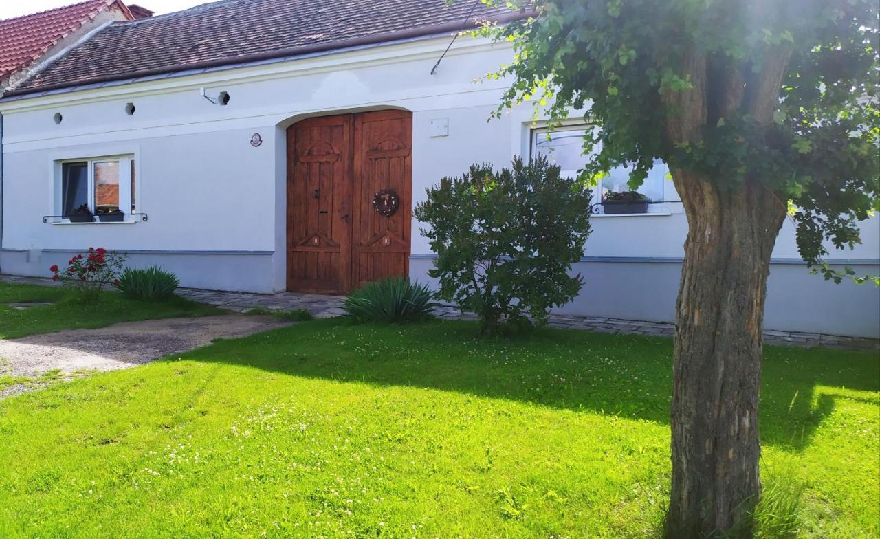 Apartment Na Petce *