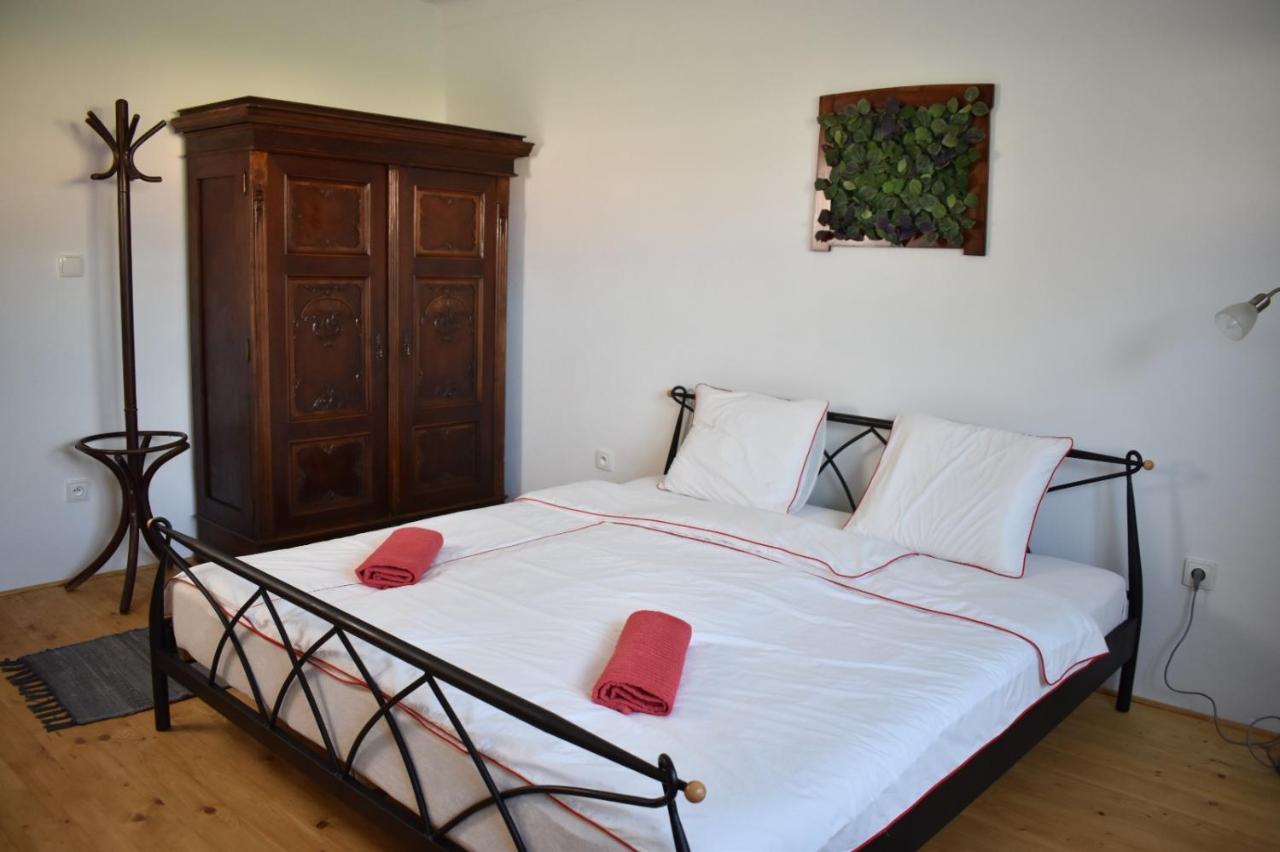 Apartment Na Petce